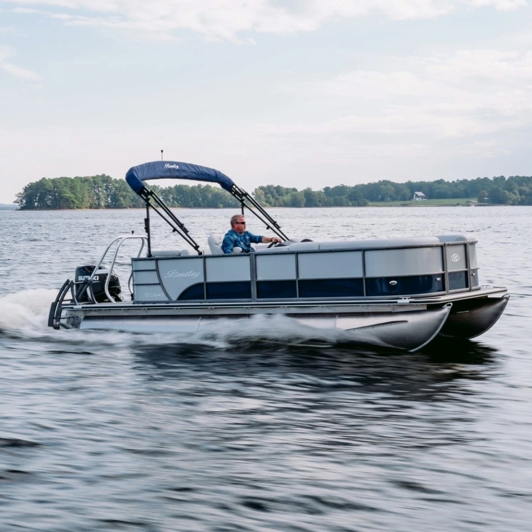 a small boat in a body of water